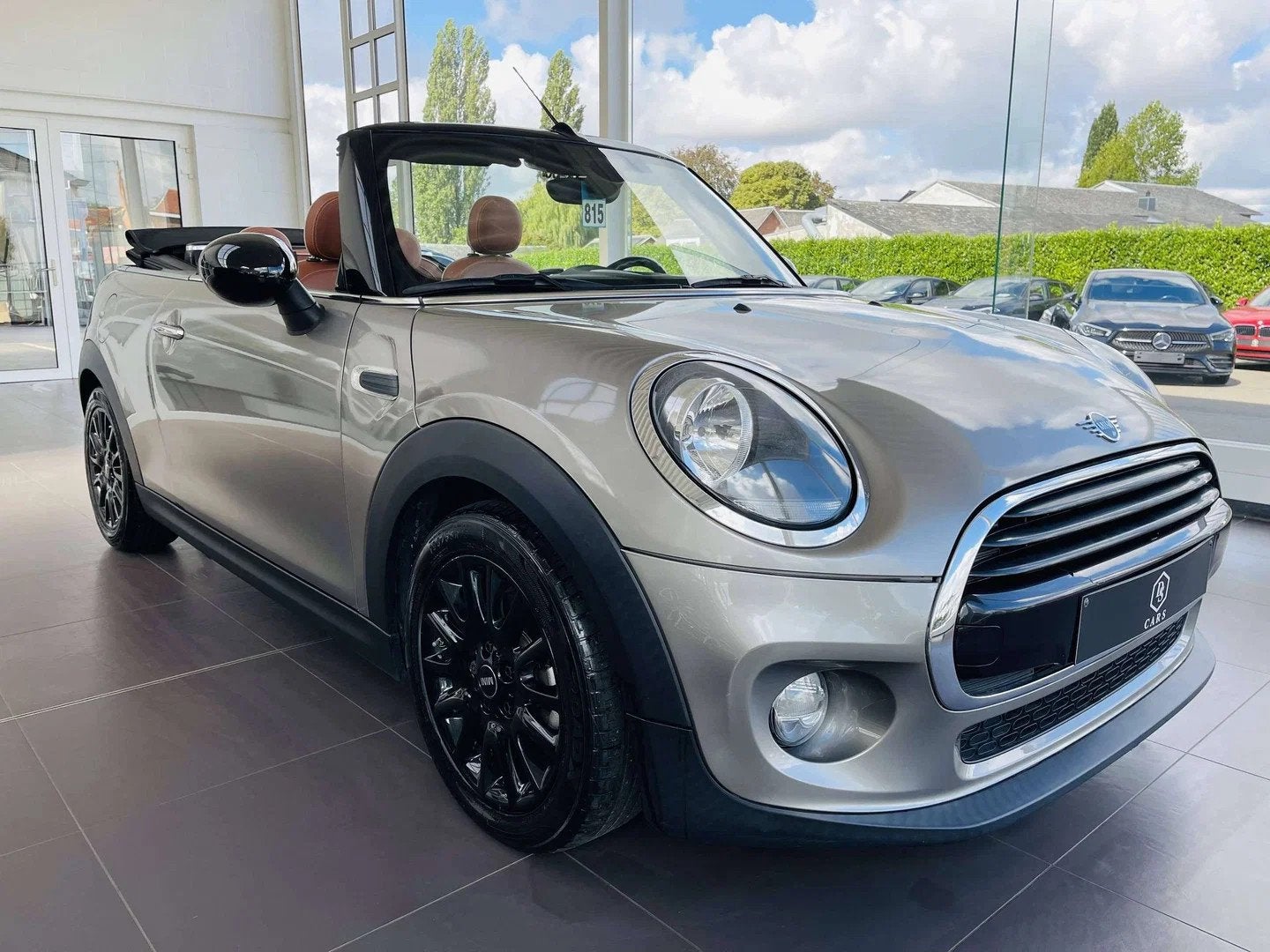 MINI Cabrio Cooper 1.5iA * GARANTIE + LED + GPS PRO + CUIR *, Auto's, 4 zetels, Gebruikt, Euro 6, Cabriolet