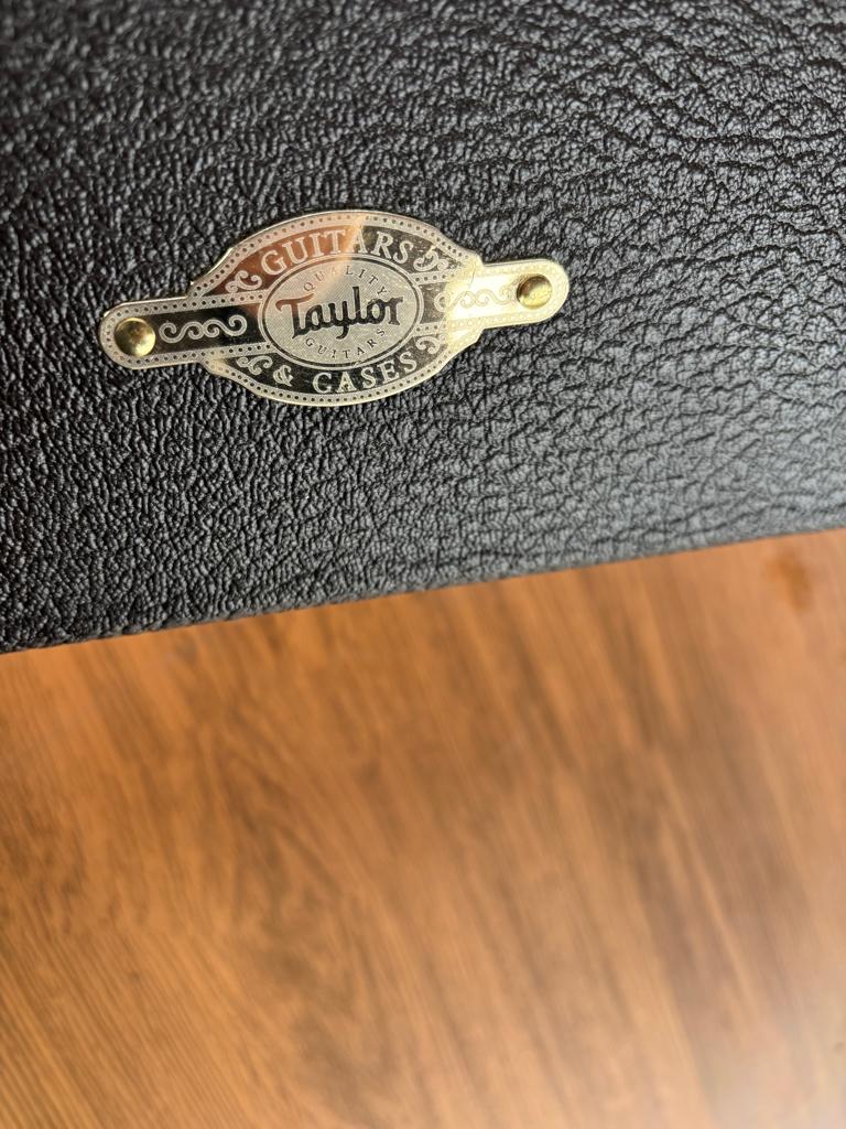 taylor 214e DLX, Musique & Instruments, Enlèvement, Comme neuf, Guitare Western ou Guitare Folk, Avec valise