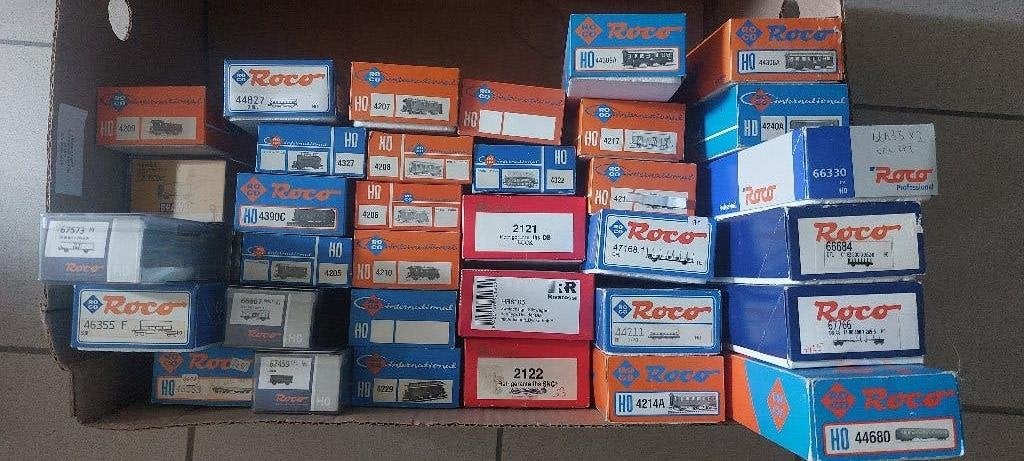 ROCO 1 LOT DE 34 BOITE VIDE TRES BEL ETAT*HO*, Hobby & Loisirs créatifs, Analogique, Roco, Locomotive, Envoi