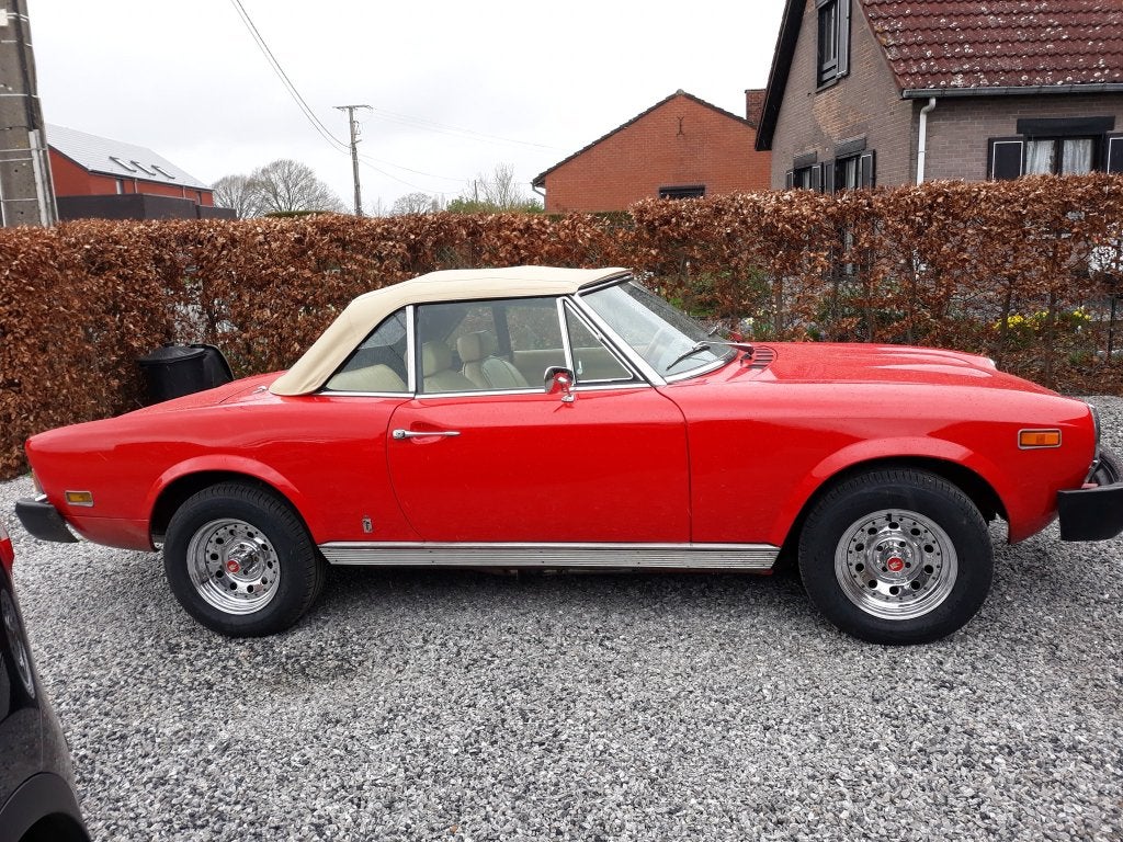 Fiat 124 sport spider cs1 1800  de 1978, Autos, Fiat, Rouge, Achat, Boîte manuelle, 2 portes