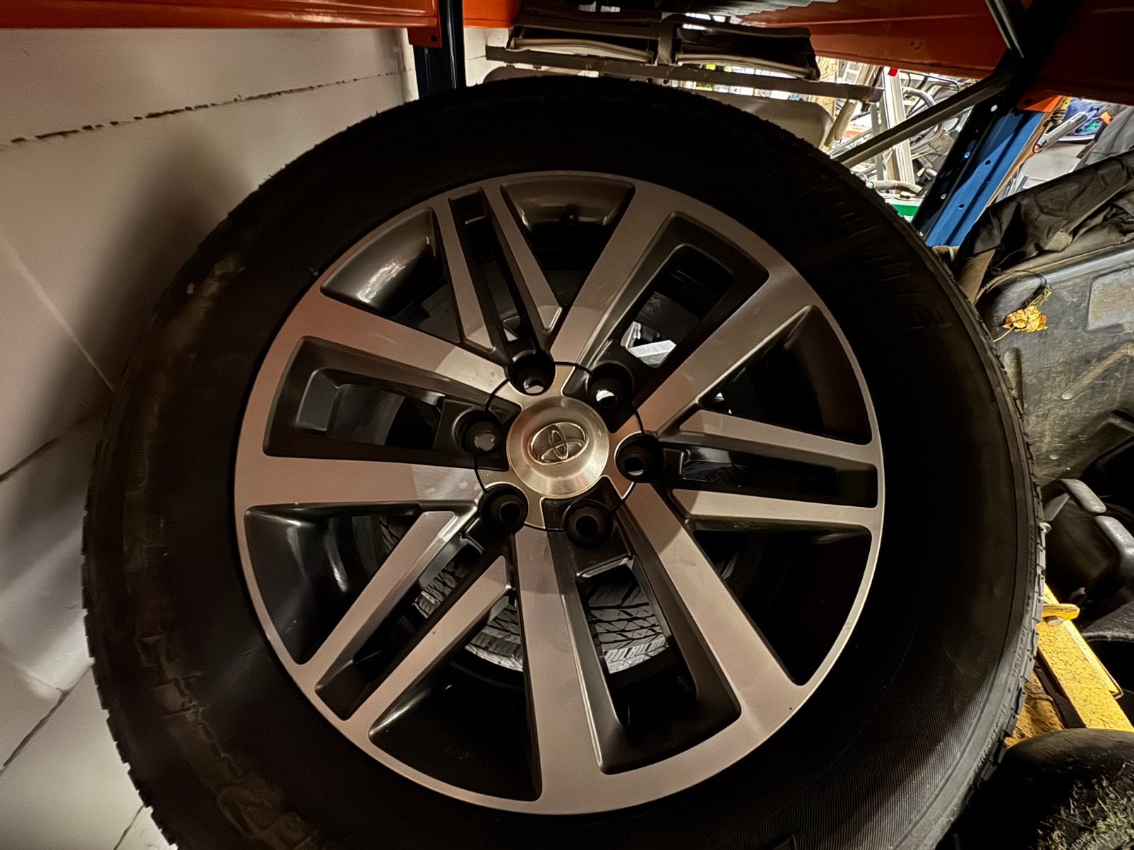 Jante toyota hilux, Enlèvement, Pneu(s)