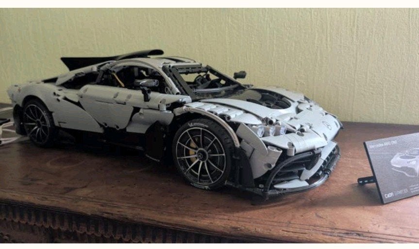 Cada Mercedes AMG, Enlèvement