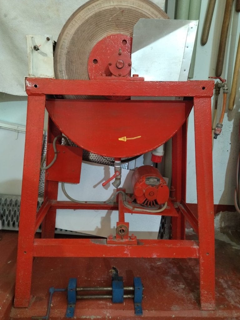 Meule à eau sur pied, Doe-het-zelf en Bouw, Gereedschap | Slijpmachines, Ophalen, Gebruikt