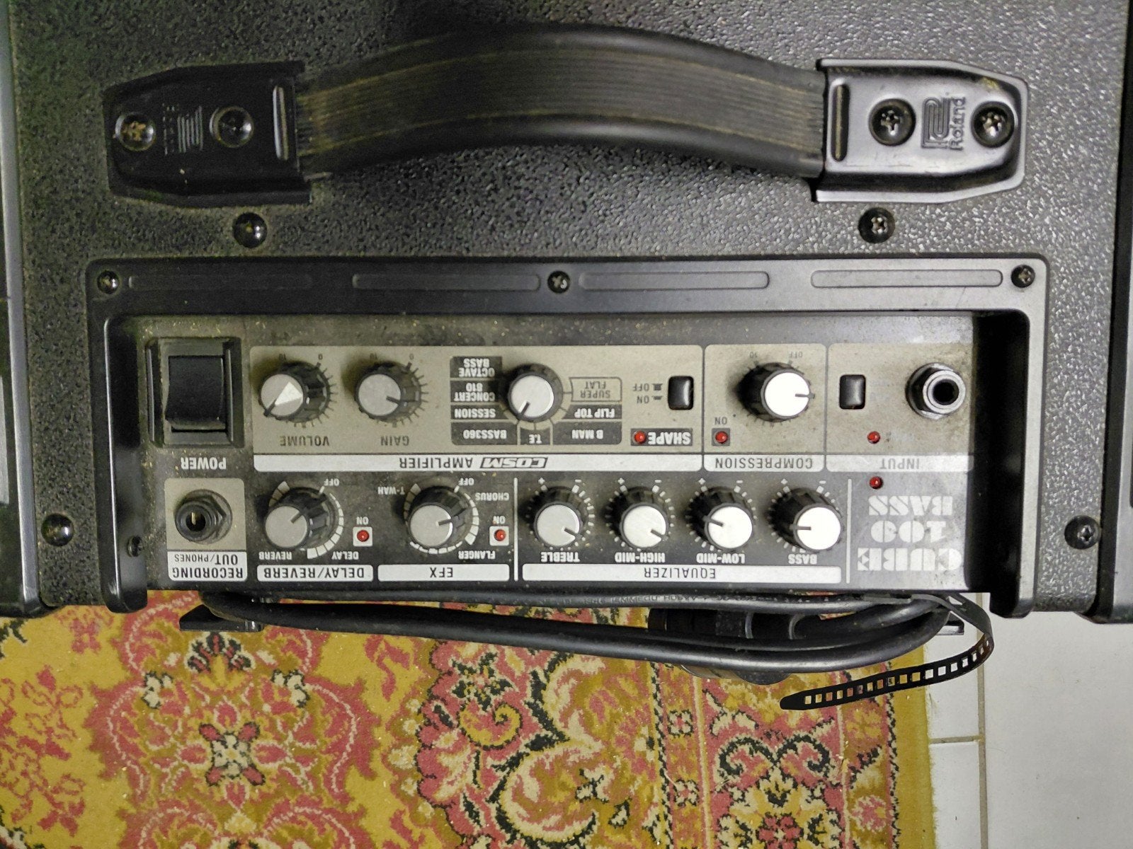 Roland Cube 100 Bass – Krachtige basversterke, Musique & Instruments, Enlèvement, Utilisé, Guitare basse, 50 à 100 watts