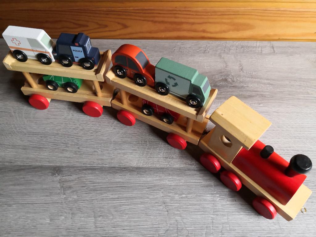Houten speelgoedtrein met auto'tjes, Enlèvement