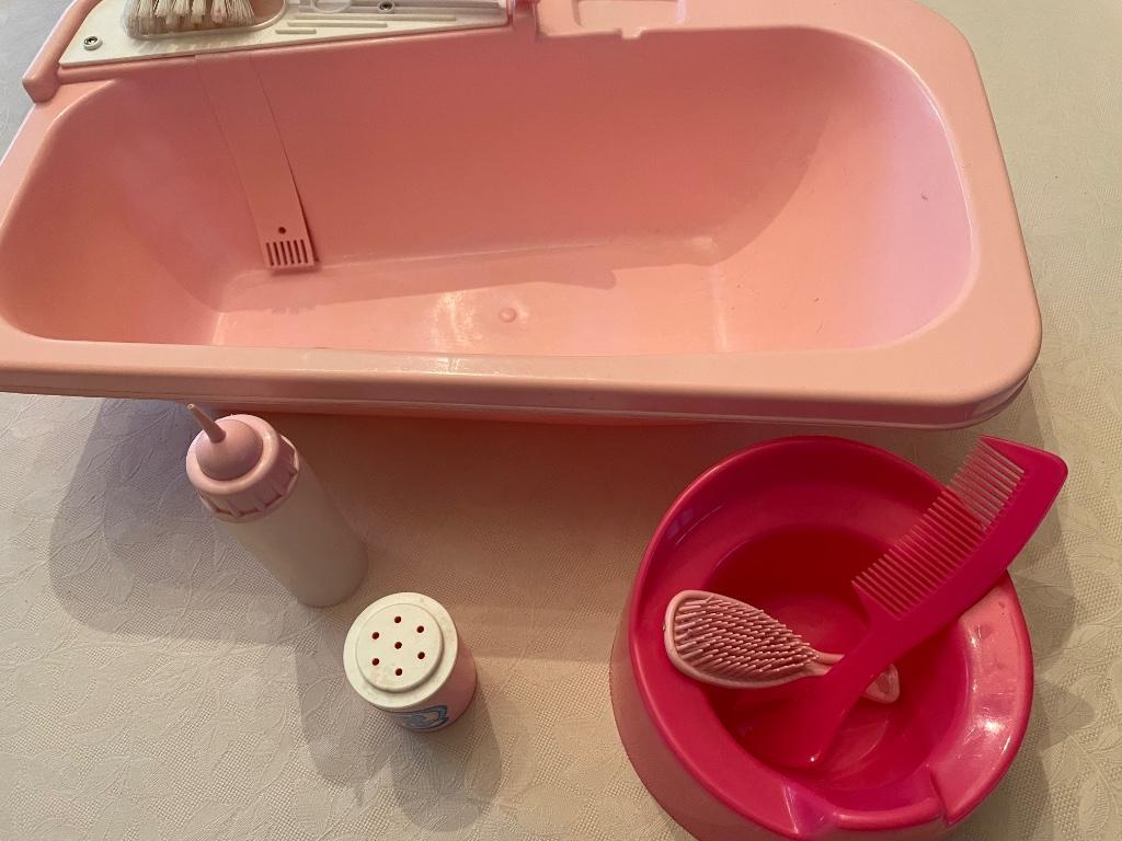 Poppenbad met accessoires, Kinderen en Baby's, Ophalen of Verzenden, Zo goed als nieuw