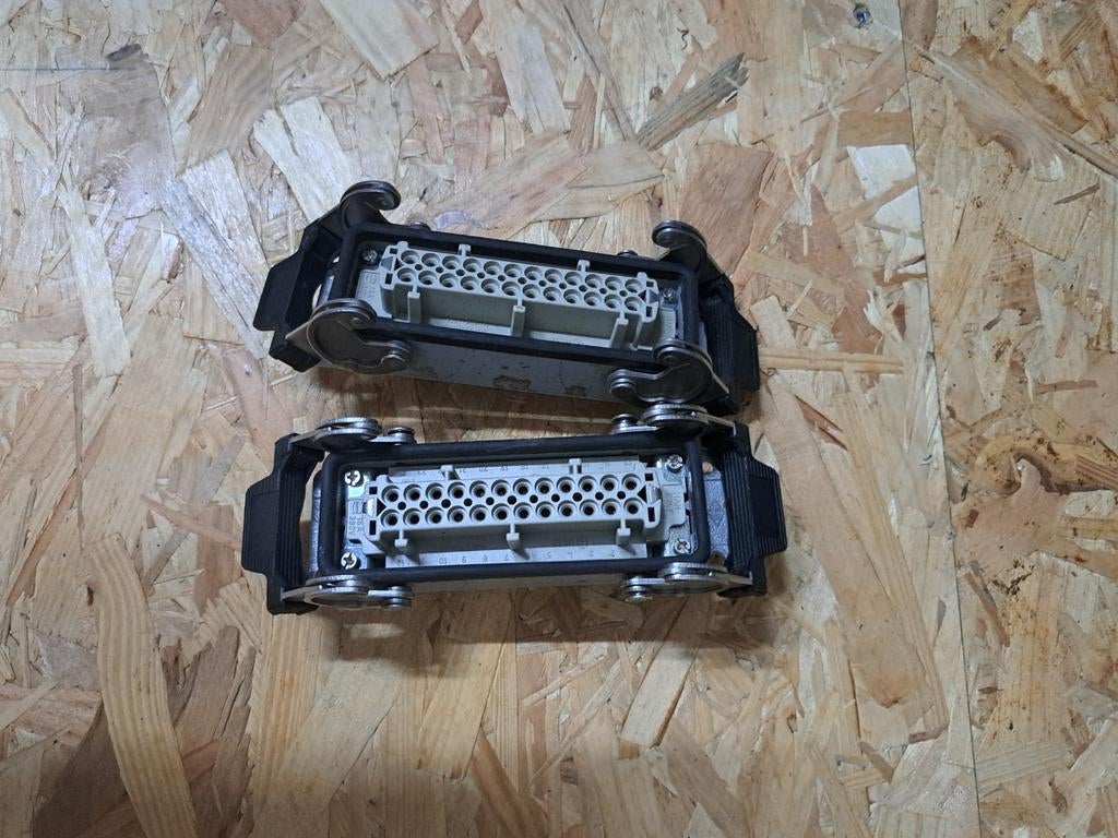 Harting HAN-24, Ophalen of Verzenden, Zo goed als nieuw, Licht