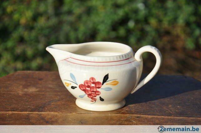 pot au lait faience boch decor raisin, Antiquités & Art, Antiquités | Céramique & Poterie