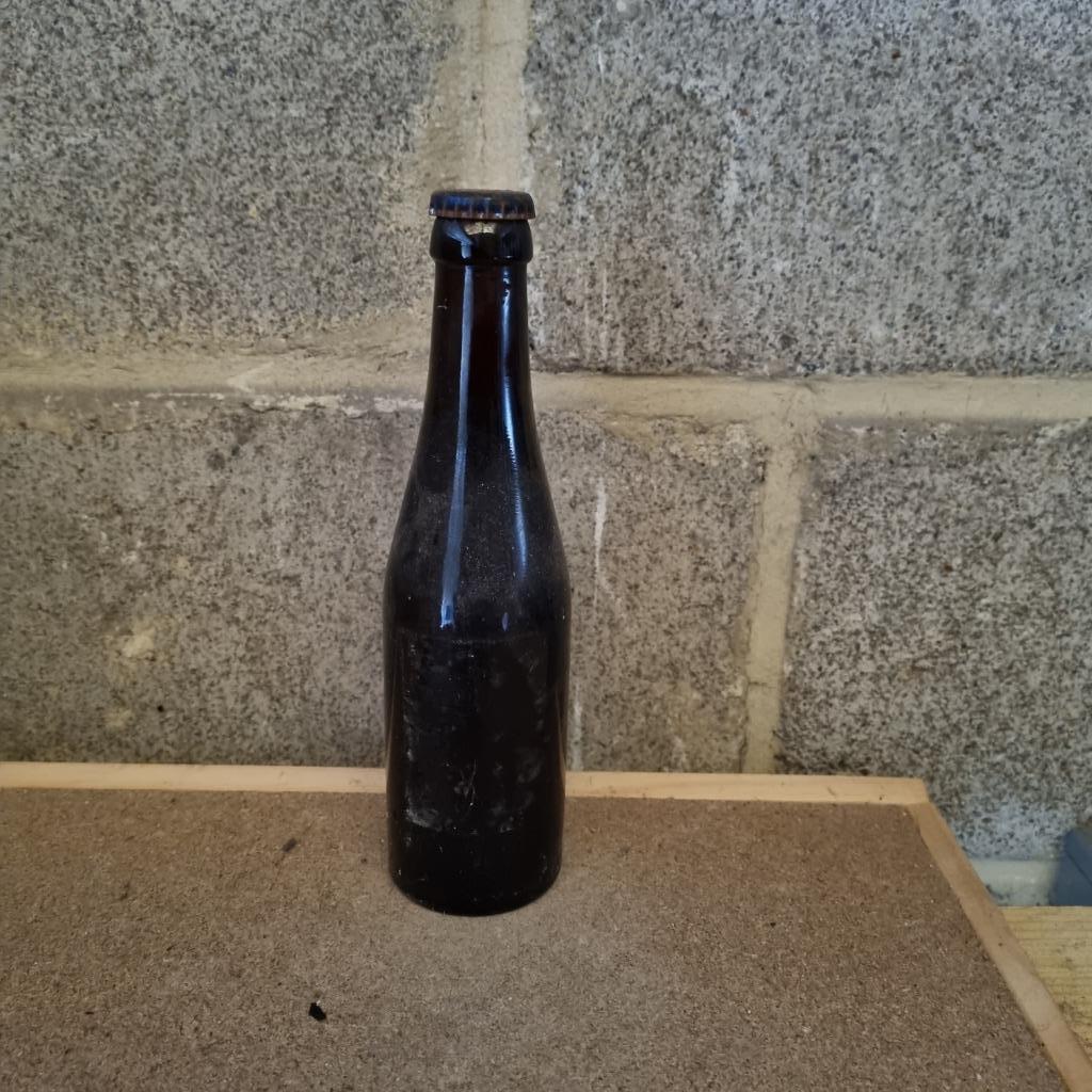 Bouteille de bière inconnue (modèle 6), Collections, Enlèvement ou Envoi, Utilisé, Bouteille(s), Autres marques