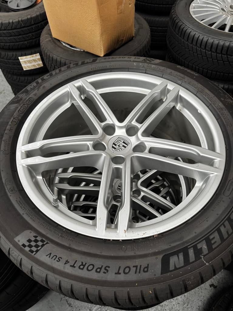 Porsche Macan 19’’ originele velgen - zomerbanden, Auto-onderdelen, Banden en Velgen, 255 mm, Velg(en), Nieuw, Terreinwagen