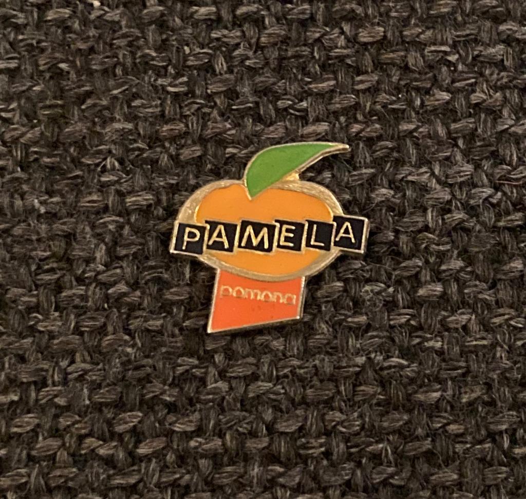 PIN - PAMELA - POMONA, Verzamelen, Verzenden, Gebruikt, Overige onderwerpen, Speldje of Pin