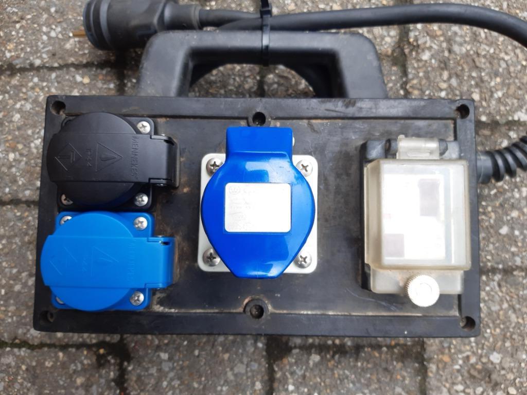 Stroomverdeler 16A / 230V, Doe-het-zelf en Bouw, Elektriciteit en Kabels, Ophalen of Verzenden, Zo goed als nieuw, Overige typen