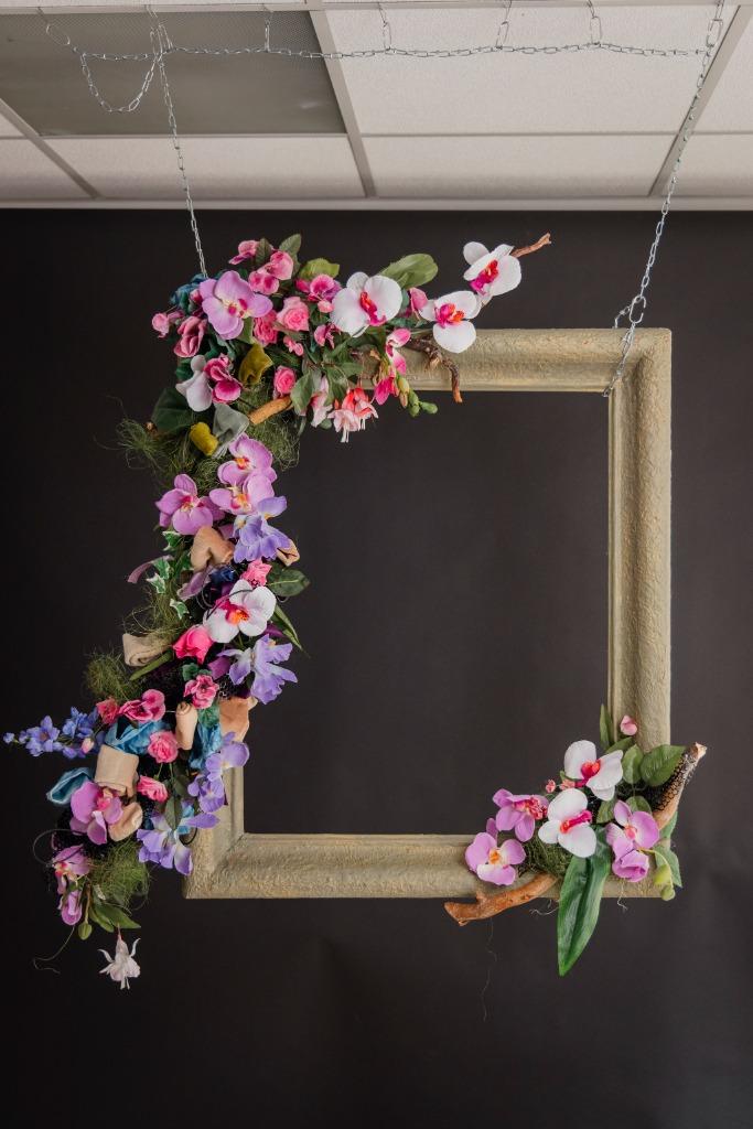 Cadre photo unique avec fleurs, Antiquités & Art, Curiosités & Brocante, Enlèvement