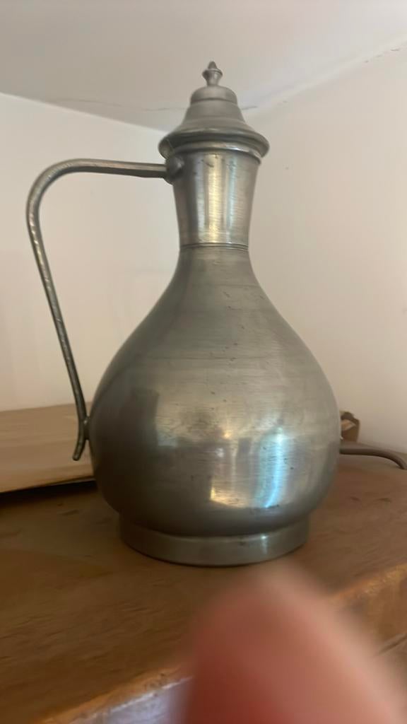 Carafe en etain, Envoi