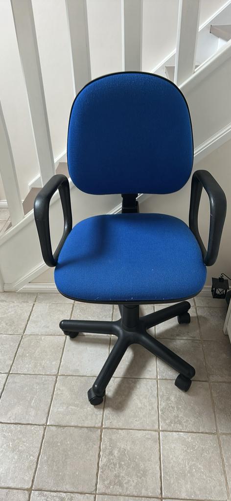 Bureaustoel met blauwe bovenkant, Ophalen, Zo goed als nieuw, Bureaustoel