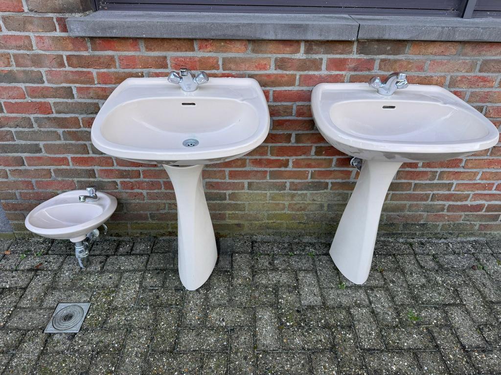 Vintage porseleinen wastafels met voet + handwastafel, Ophalen, Zo goed als nieuw