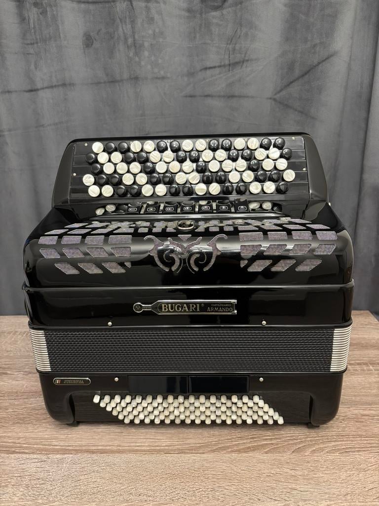 Bugari Juniorfisa 320/J Do1 C-griff, Musique & Instruments, Accordéons, Comme neuf, Accordéon à boutons, 96 basses, Avec valise