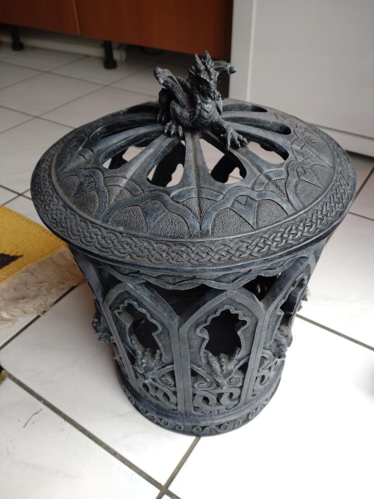 Corbeille à papier style gothique, Maison & Meubles, 10 à 20 litres, Enlèvement, Utilisé, Synthétique