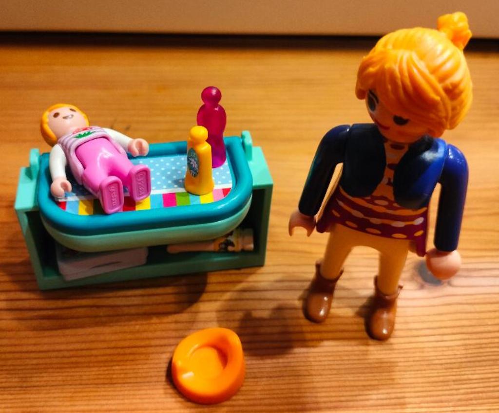 playmobil 5368 - Maman avec bébé et table a langer, Enfants & Bébés, Jouets | Playmobil, Enlèvement, Comme neuf, Ensemble complet