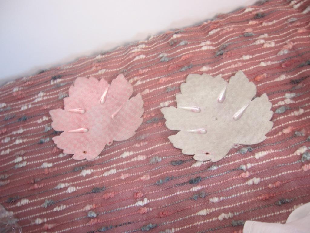 2 grandes coupelles Vintage 1970' en forme de feuilles lilas, Enlèvement ou Envoi, Utilisé