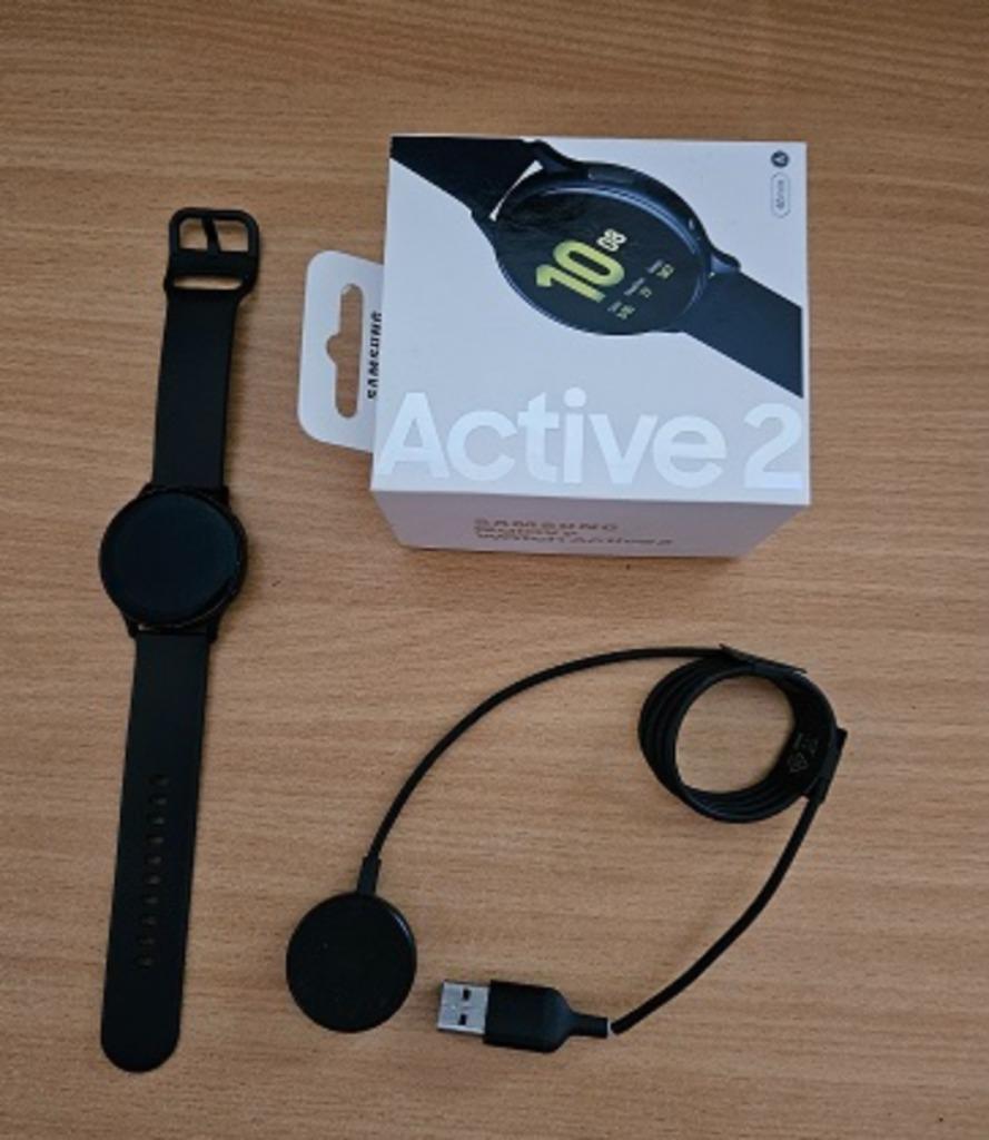 Samsung galaxi watch active 2, Handtassen en Accessoires, Smartwatches, Ophalen of Verzenden, Zo goed als nieuw, Zwart