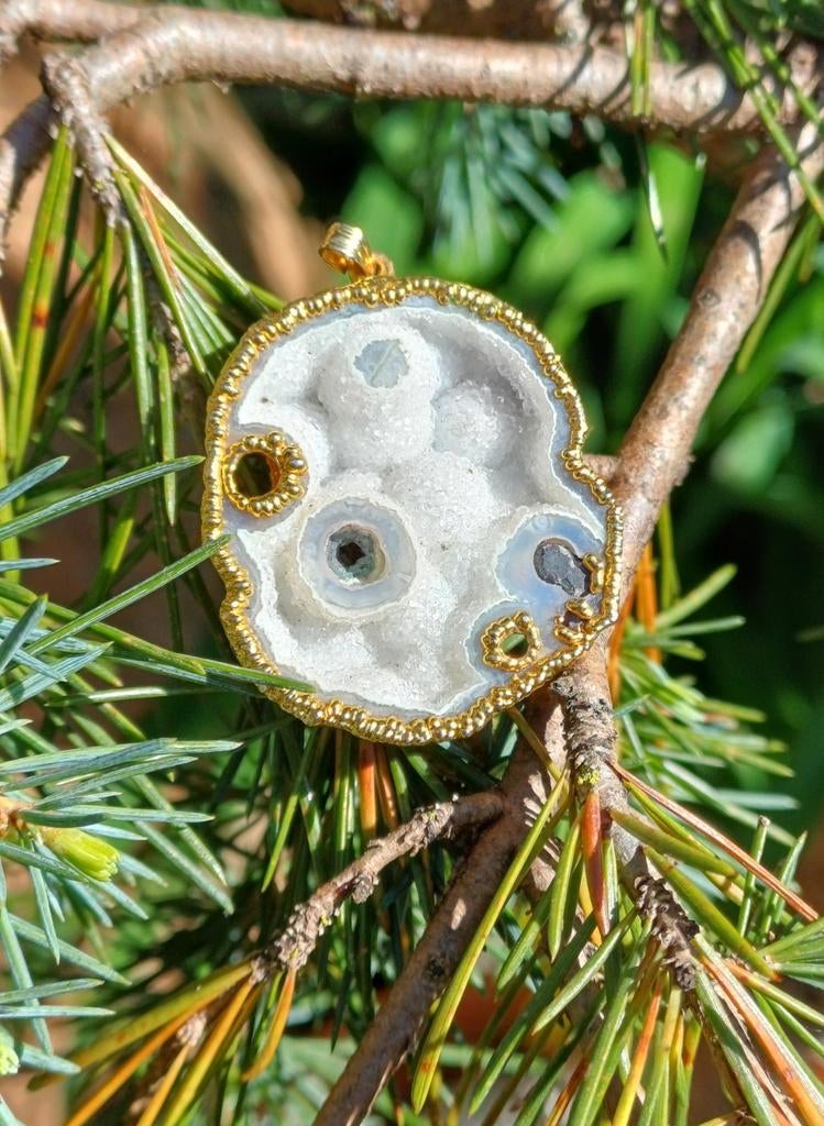 Oude geode hanger Met verguld metaal, Ophalen of Verzenden