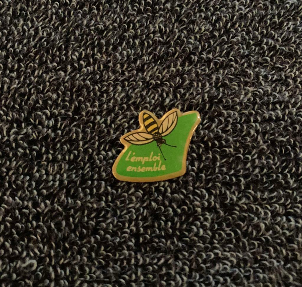 PIN - L'EMPLOI ENSEMBLE - BIJ - ABEILLE, Envoi, Utilisé, Autres sujets/thèmes, Insigne ou Pin's