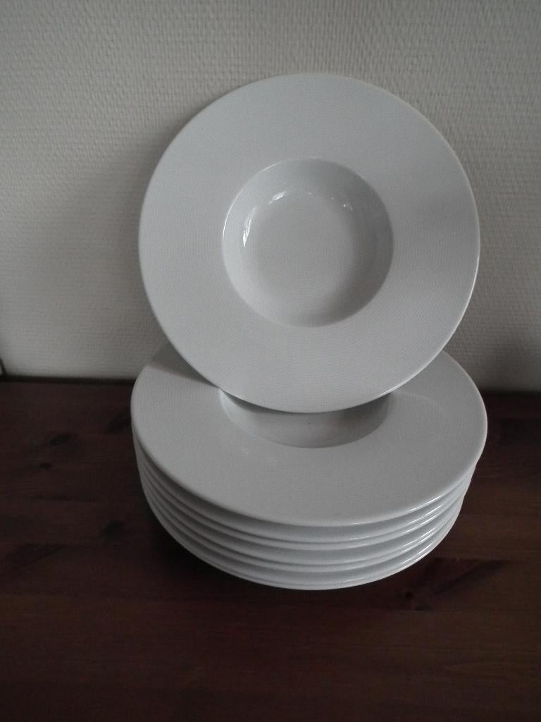Assiette creuse avec bord large. D 27 cm (Yong) lot de 8, Assiettes(s), Enlèvement ou Envoi, Comme neuf, Autres styles