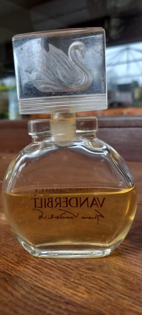 Eau de Parfum Vanderbilt 30ml vintage 1982 verzamelen., Enlèvement ou Envoi, Utilisé