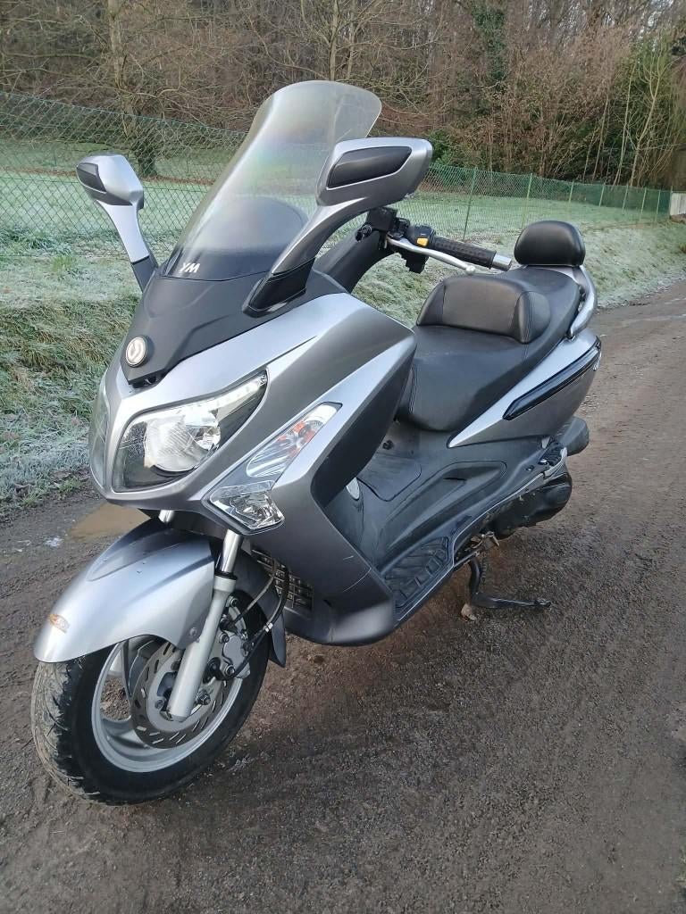 scooter 300cc  SYM, Fietsen en Brommers, Ophalen, Overige modellen, Zo goed als nieuw, Benzine