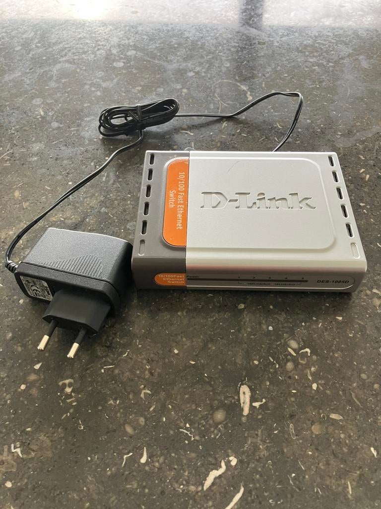 D-Link ethernet swith, Computers en Software, Ophalen of Verzenden, Zo goed als nieuw