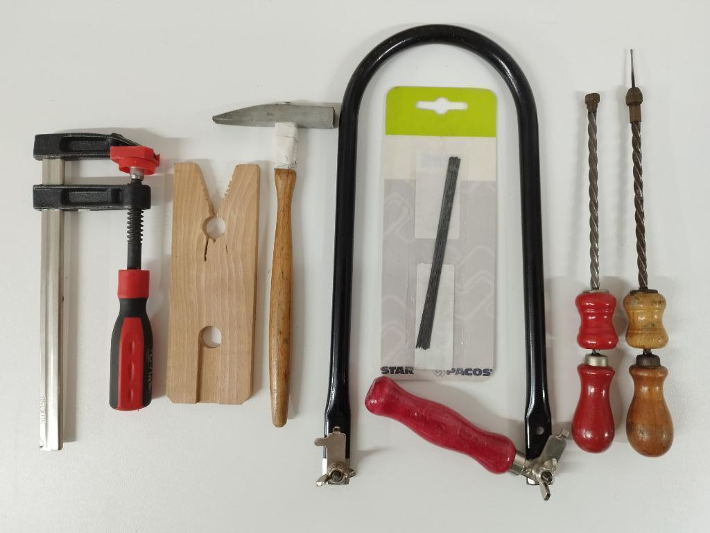 Nieuwe figuurzaag met nieuwe set zaagjes + extra tools, Hobby en Vrije tijd, Knutselen, Nieuw, Verzenden