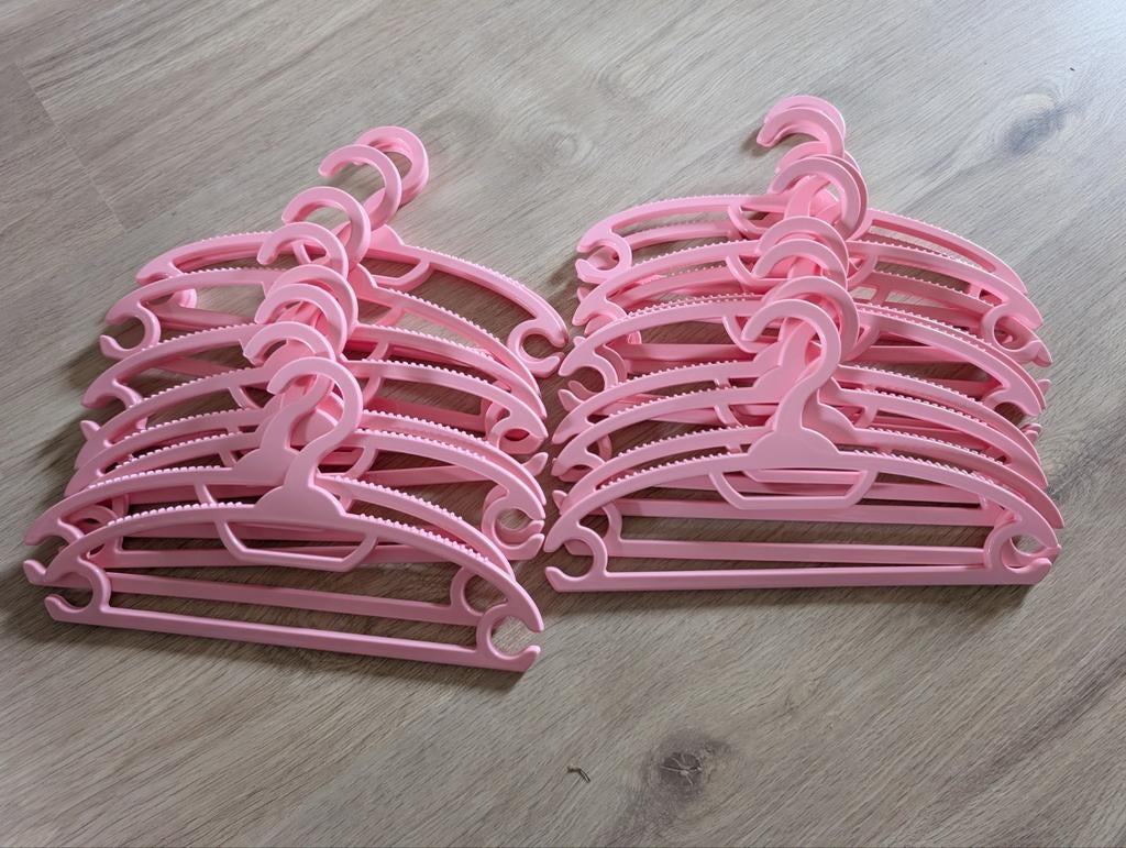 20 stuks lichtroze kapstokken kleerhangers, Ophalen of Verzenden, Gebruikt