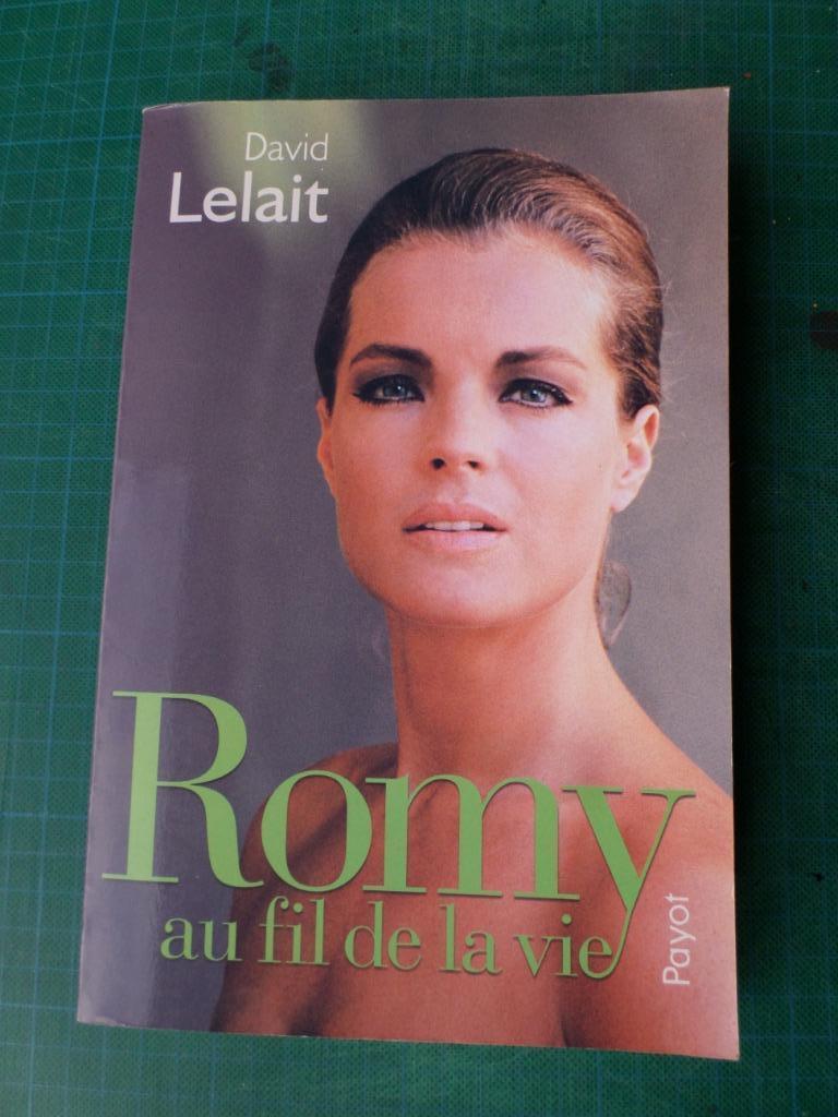 Romy, au fil de la vie - livre biographie - 2002 - 285 pages, Enlèvement ou Envoi, Cinéma, TV et Média, Comme neuf, David Lelait