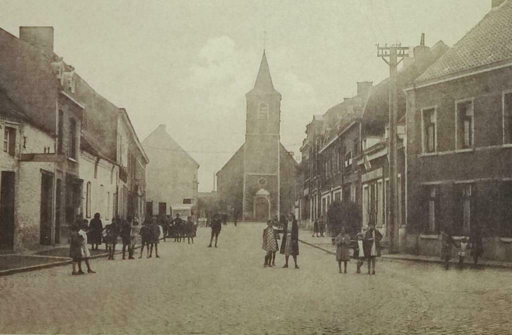 Postkaart Basècle - Grand'Rue et Eglise (Beloeil), Ophalen of Verzenden, Ongelopen, Henegouwen