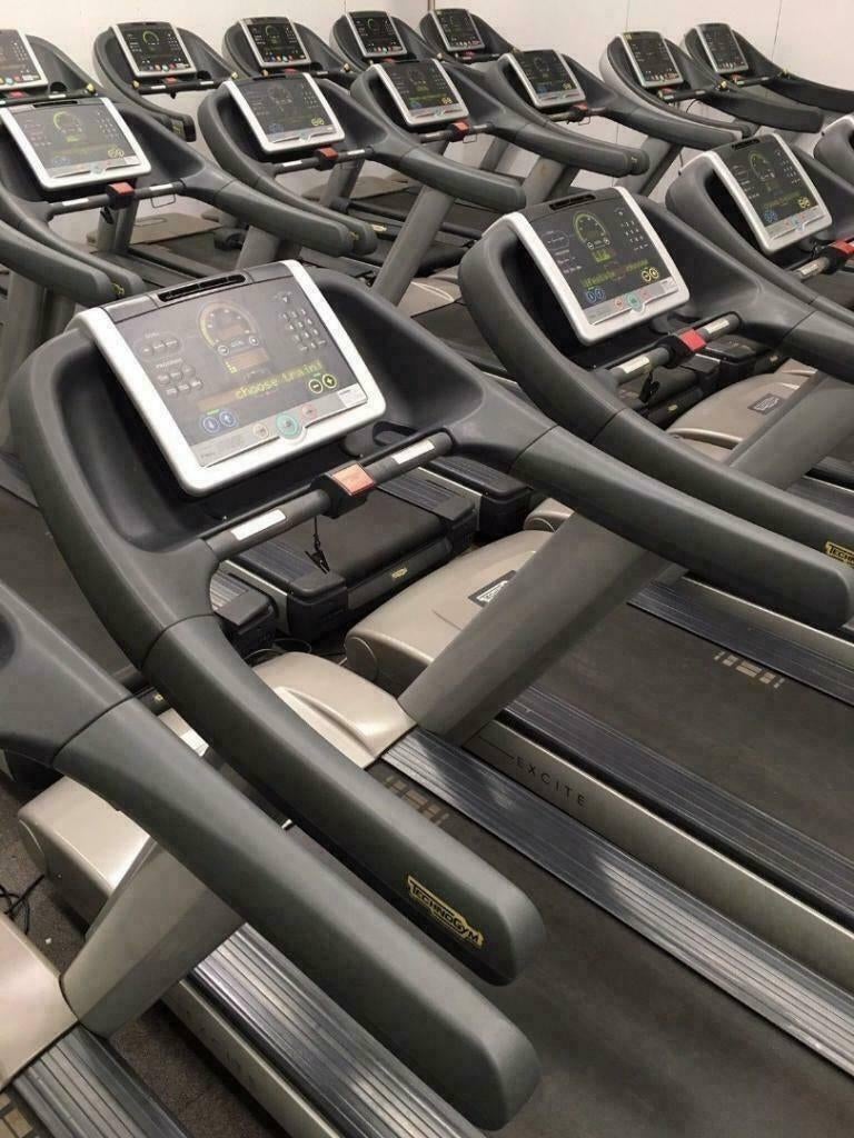Technogym Loopband FAILLISSEMENT Techno-gym excite run LED, Sport en Fitness, Ophalen, Zo goed als nieuw, Benen