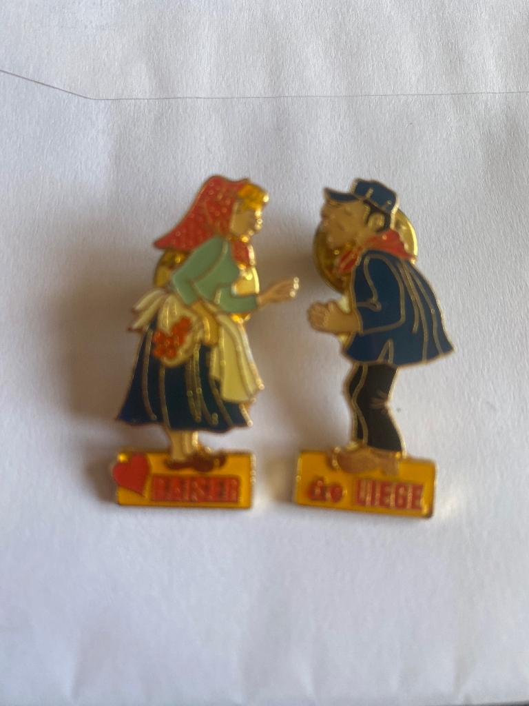 Ancienne Pins  Baiser de Liège Tchantchès et Nanesse, Enlèvement ou Envoi, Utilisé, Transport