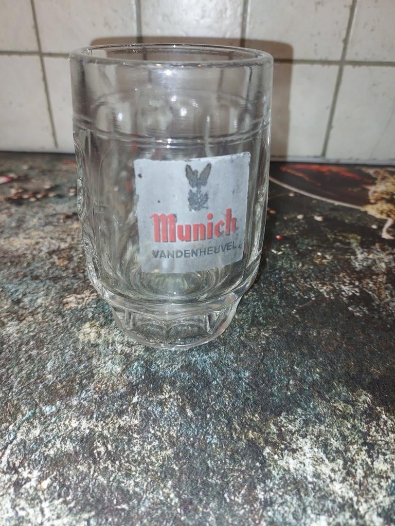 Bierpul munich vandenheuvel, Ophalen of Verzenden, Zo goed als nieuw, Bierglas