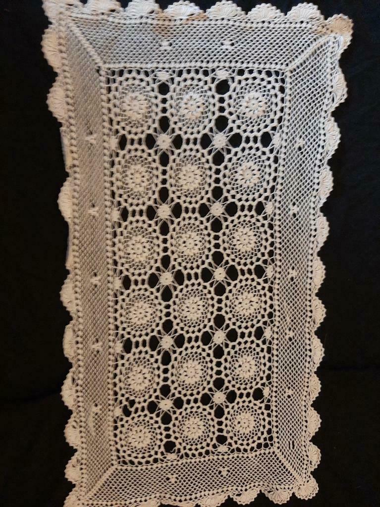 Très jolie nappe fait à la main, Enlèvement