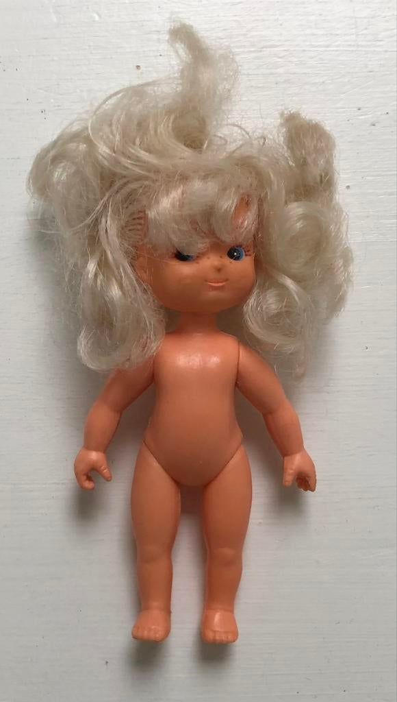 retro popje meisje met lang haar DEL 87, Antiek en Kunst, Ophalen of Verzenden