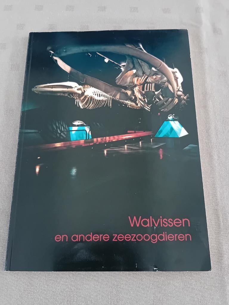 Walvissen en andere zeezoogdieren, Ophalen of Verzenden, Zo goed als nieuw