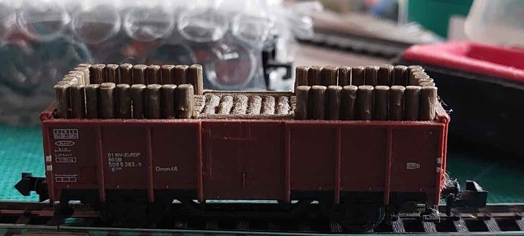CAMION FOURGON MINITRIX NLK 0208 CHARGÉ DE TRAVERSES 1/160, Hobby & Loisirs créatifs, Trains miniatures | Échelle N, Comme neuf