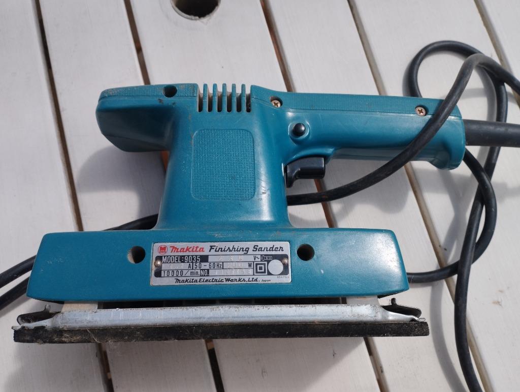 1 schuurmachine redelijke goede staat hoekje af van bovendek, Ophalen, Gebruikt, Elektrisch