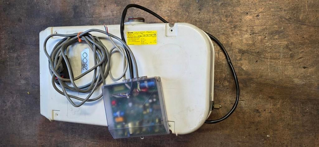 Poêle Truma E2800 à 12V/30MB complet avec commande, Caravanes & Camping, Camping-car Accessoires, Comme neuf, Enlèvement