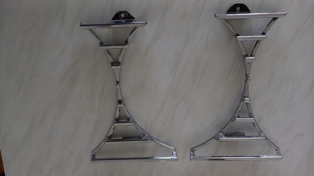 Alfa Romeo gt junior Bertone, calandre G/D 35€ les 2, Enlèvement ou Envoi, Utilisé, Alfa Romeo