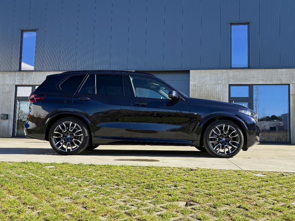 BMW X5 50e M pack tijdloze klasse meets grenzeloze innovatie, Automaat, 3200 kg, Zwart, Leder
