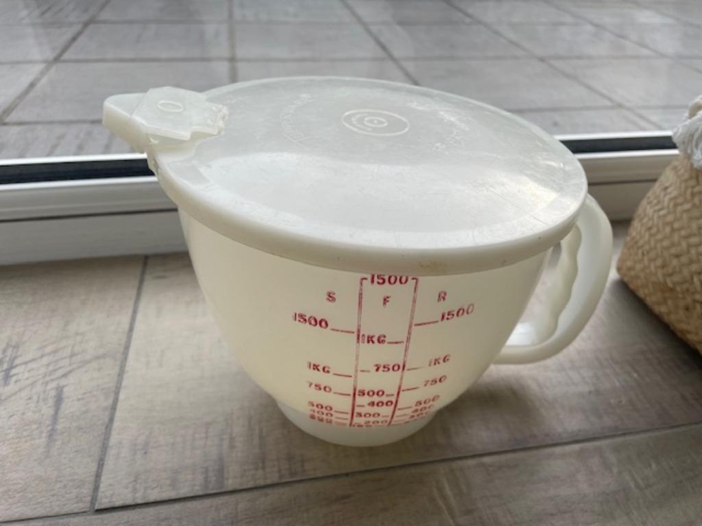 Tupperware  Vintage 2 liter maatkan+deksel   als nieuw, Enlèvement ou Envoi, Comme neuf, Blanc