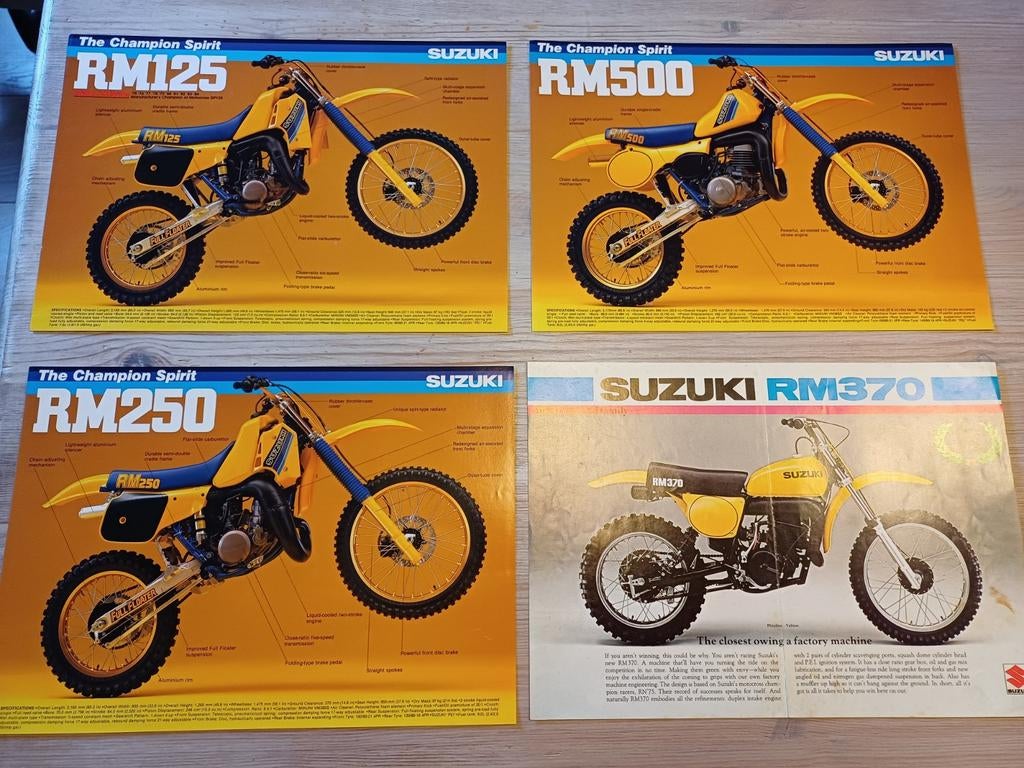 Suzuki oldtimer cross/ baan brochures, Ophalen of Verzenden