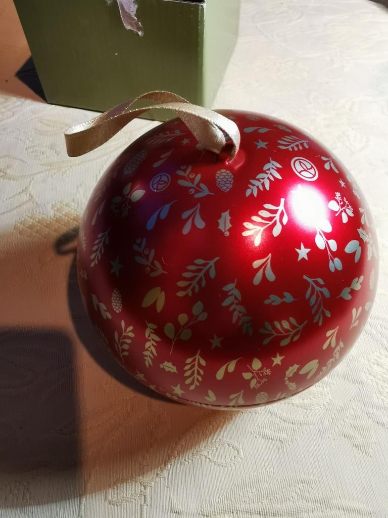 Kerstbal 11 cm in blik om op te vullen. Nieuw., Diversen, Ophalen of Verzenden, Nieuw