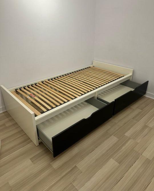 Lit Ikea Flaxa 90x200 avec 2 tiroirs, Enlèvement, Utilisé